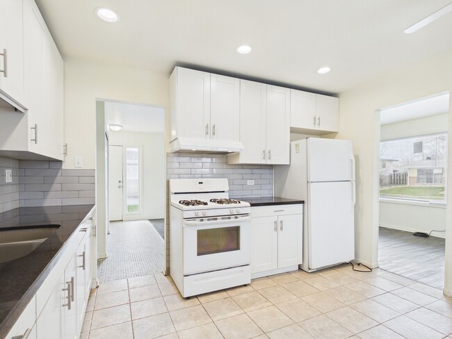 209 Todd St in Park Forest, IL - Building Photo - Building Photo