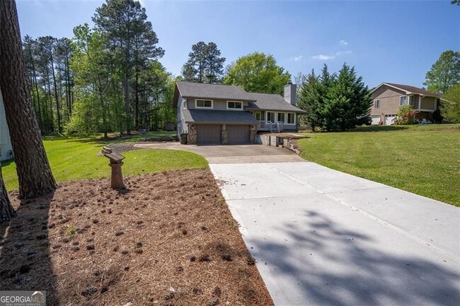 property at 1540 Magnolia Pl