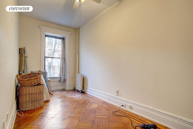 8 W 90th St in New York, NY - Building Photo - Building Photo