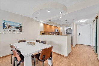 17900 N Bay Rd in Sunny Isles Beach, FL - Building Photo - Building Photo