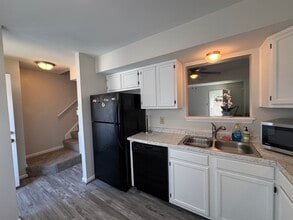 5047 Reese Dr N in Portsmouth, VA - Building Photo - Building Photo