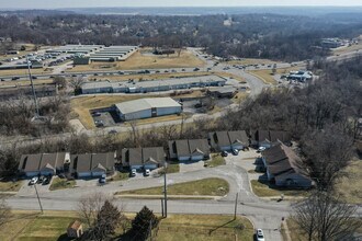 Glendale Townhomes in Independence, MO - Foto de edificio - Building Photo
