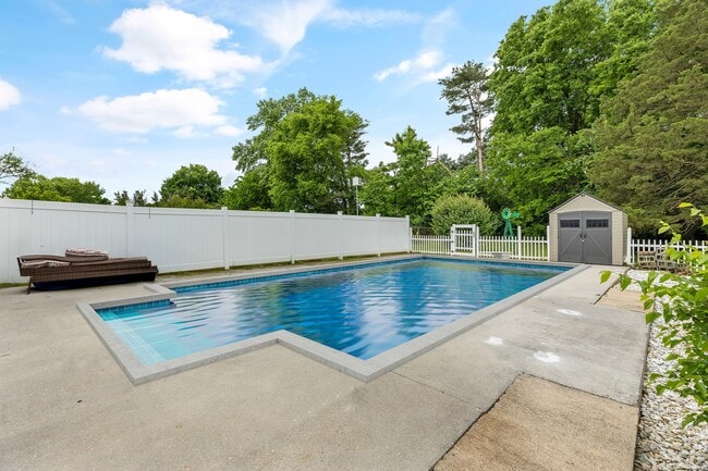 1225 Ferd Hickey Rd in Knoxville, TN - Foto de edificio - Building Photo