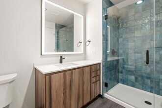 143 N Ashland Ave in Chicago, IL - Foto de edificio - Building Photo