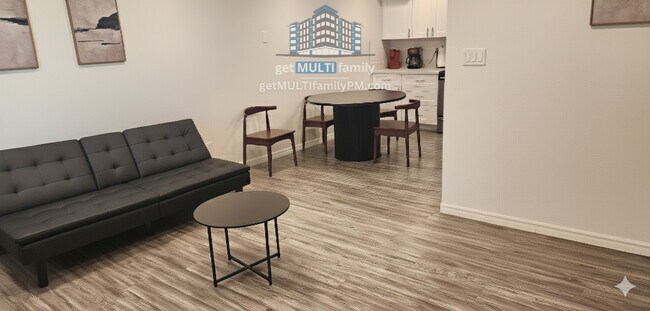 515 W Pebble Beach Dr-Unit -# 515 in Tempe, AZ - Building Photo - Building Photo