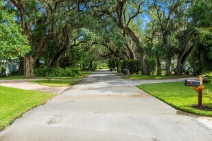 2706 10th Ave in Vero Beach, FL - Building Photo