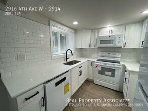 2916 4th Ave W-Unit -2914 in Seattle, WA - Building Photo - Building Photo