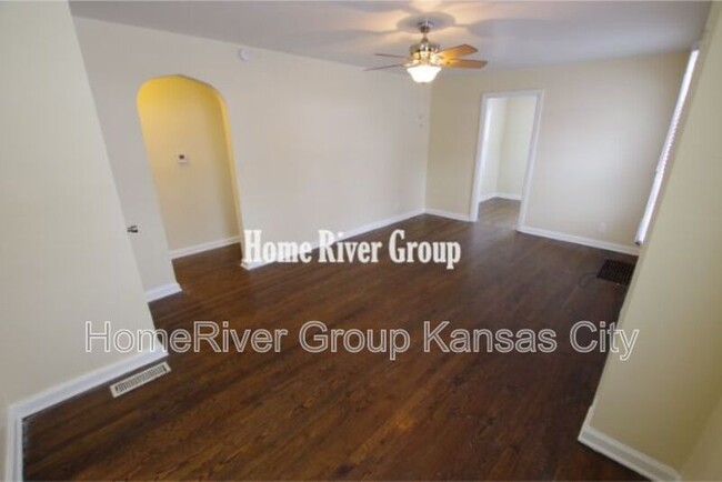9604 E 68 Terrace in Raytown, MO - Building Photo - Building Photo