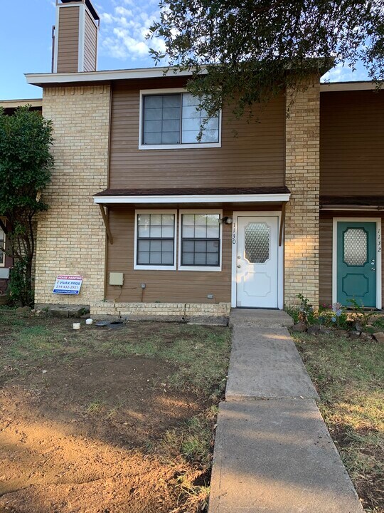 1130 Kathy Ln in Lewisville, TX - Building Photo