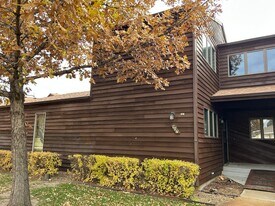 907 16th St W in Dickinson, ND - Building Photo