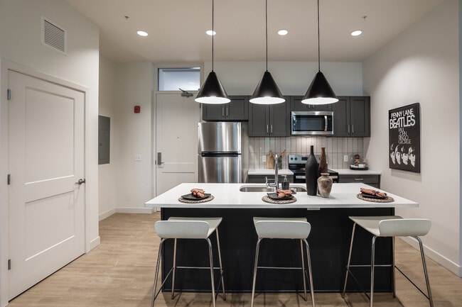 25 Public Square in Willoughby, OH - Foto de edificio - Interior Photo