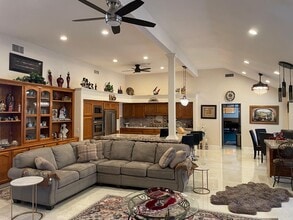 11310 Pinehaven Ave in Bakersfield, CA - Building Photo - Building Photo