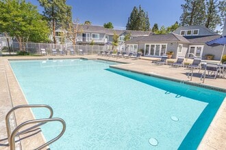 Mountain View Apartments in Moreno Valley, CA - Foto de edificio - Building Photo