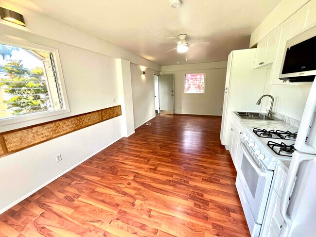 2351 Liliuokalani St-Unit -1 in Kilauea, HI - Building Photo - Building Photo