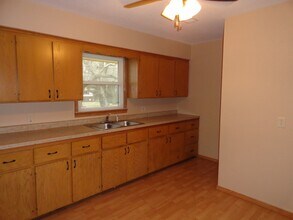 8996 Jackson Avenue, Unit A in Lexington, MN - Building Photo - Building Photo