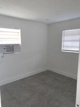 5740 Mayo St in Hollywood, FL - Building Photo - Building Photo