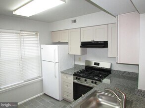 1907 Sedgefield Dr in Mount Laurel, NJ - Building Photo - Building Photo