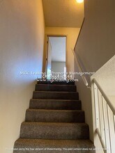 1003 Garden Way in Harrisonville, MO - Building Photo - Building Photo