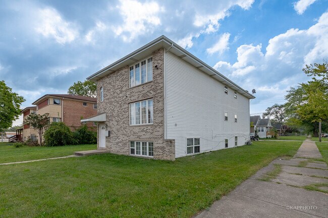 98 W 154th St in Harvey, IL - Building Photo - Building Photo