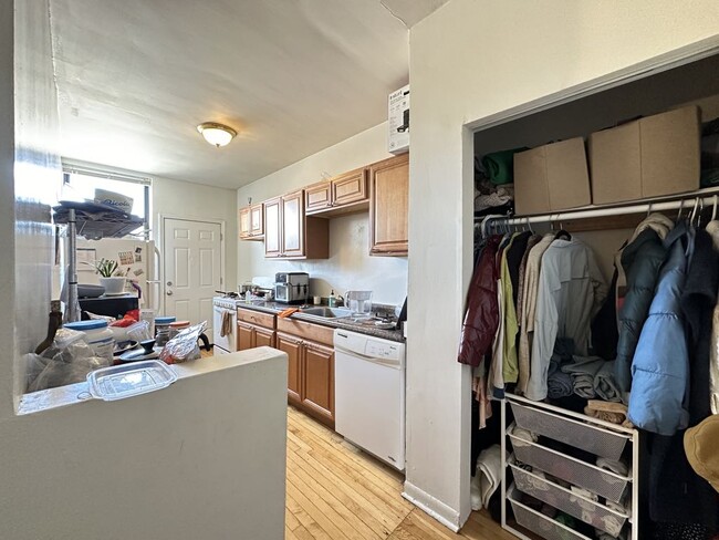 732 W Roscoe St in Chicago, IL - Building Photo - Building Photo