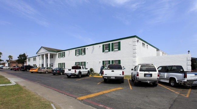 Turf Club Apartments in Houston, TX - Building Photo - Building Photo