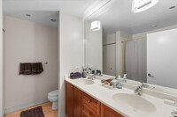 737 W Washington Blvd, Unit 1301 in Chicago, IL - Building Photo - Building Photo