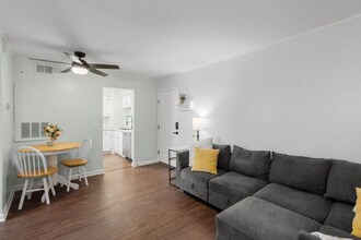 2325 Elliston Pl in Nashville, TN - Building Photo - Building Photo