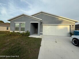 487 Wiltshire Ave SW in Palm Bay, FL - Building Photo