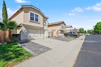 1833 Blue Skies Way in Roseville, CA - Building Photo - Building Photo