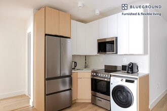 940 1st Ave in New York, NY - Building Photo - Building Photo