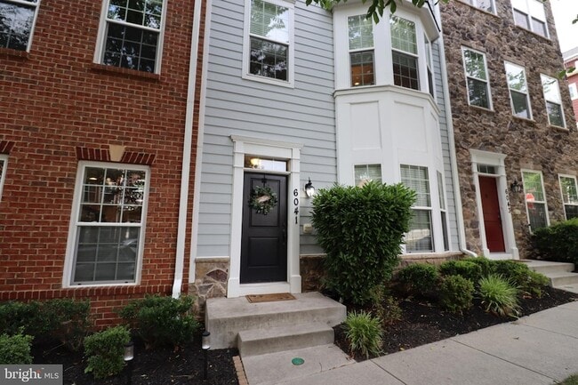 6041 Maple Hill Rd in Ellicott City, MD - Building Photo - Building Photo