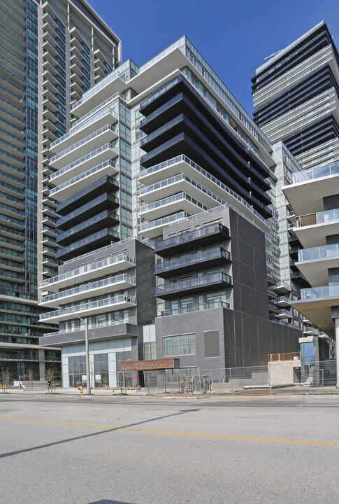 Riva del Lago in Toronto, ON - Building Photo