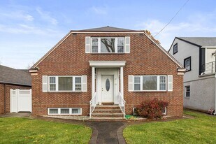 97 Riverview Ave in Cliffside Park, NJ - Building Photo