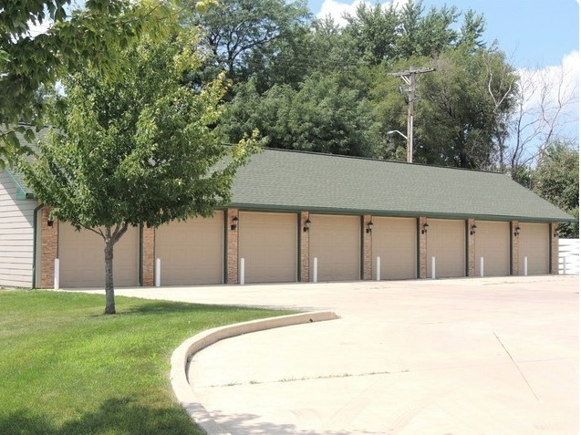 2321-2331 Liberty Ln in Peru, IL - Building Photo - Building Photo