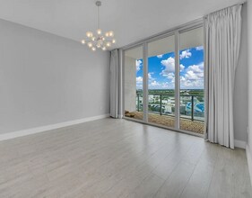 3470 E Coast Ave, Unit H1602 in Miami, FL - Foto de edificio - Building Photo