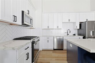 107 W Whitney St in Houston, TX - Building Photo - Building Photo