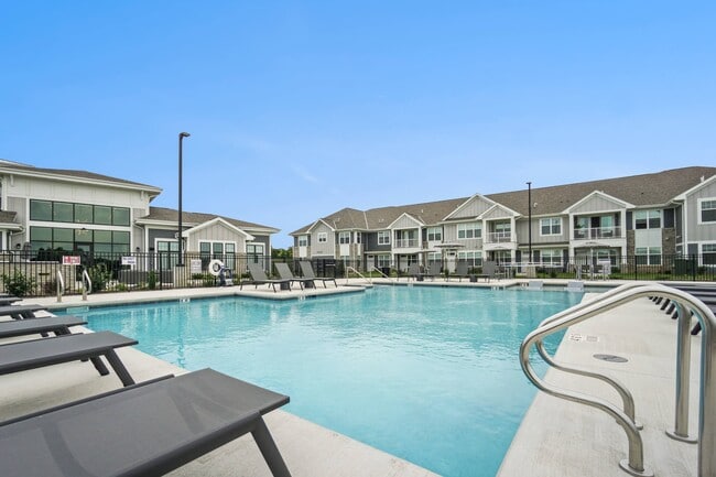 Seasons at Mount Pleasant in Mount Pleasant, WI - Foto de edificio - Building Photo