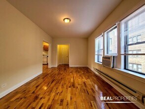3722 N Pine Grove Ave in Chicago, IL - Building Photo - Building Photo