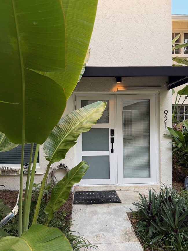921 SE 13th St in Fort Lauderdale, FL - Building Photo - Building Photo