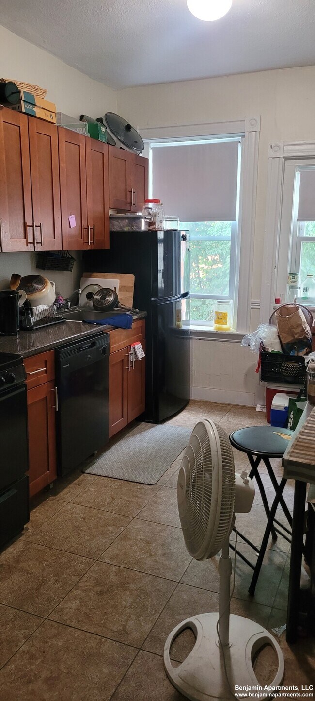 18 Mount Hood Rd, Unit 3 in Boston, MA - Building Photo - Building Photo