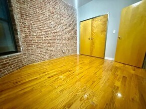 103 E 102nd St in New York, NY - Building Photo - Building Photo