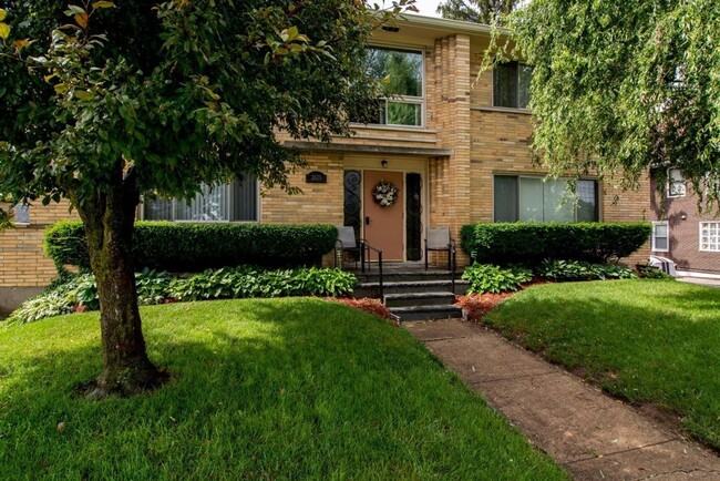 property at 2625 Robertson Ave