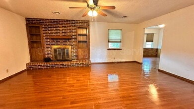 1210 Glenwood Dr in Moore, OK - Building Photo - Building Photo