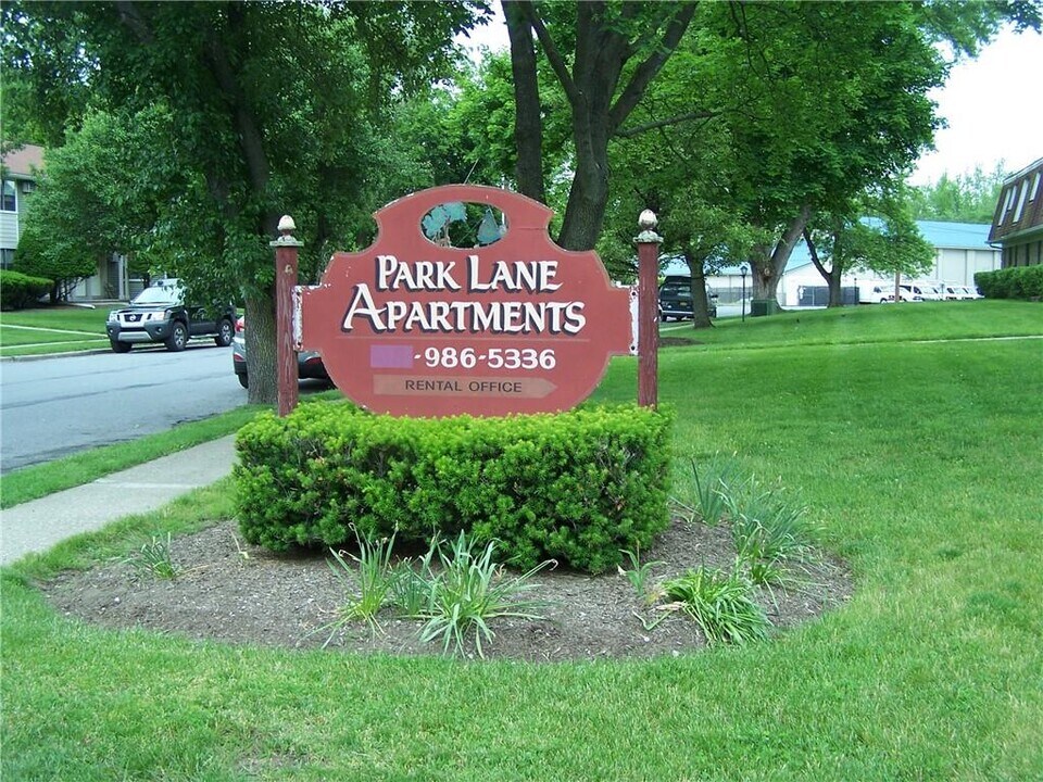 102 Park Ln in Warwick, NY - Building Photo
