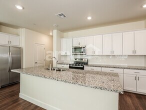 87 Hot Ponds Ln in Henderson, NV - Building Photo - Building Photo