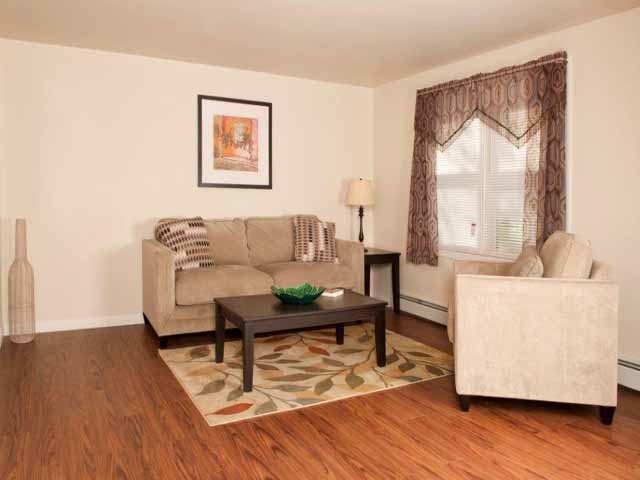 Brookhaven at Franklin Apartments in Somerset, NJ - Building Photo - Interior Photo