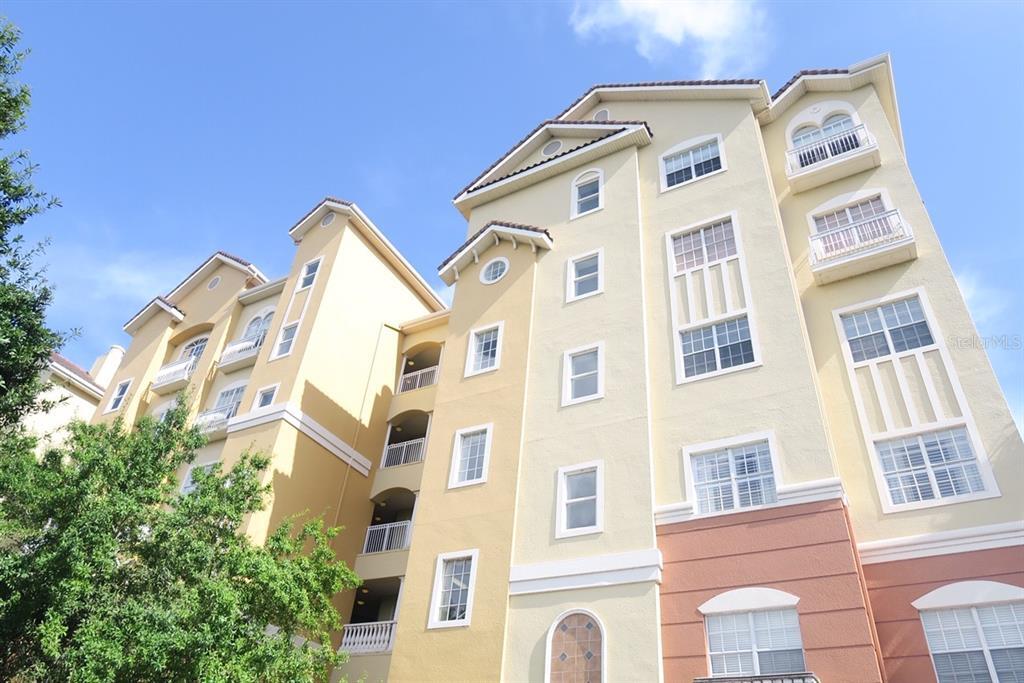 8755 The Esplanade in Orlando, FL - Building Photo