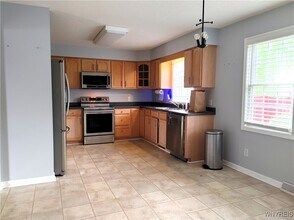 579 Homestead Dr in North Tonawanda, NY - Building Photo - Building Photo