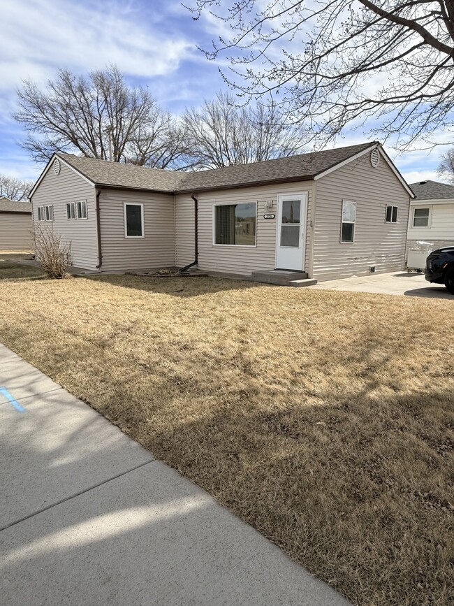 2721 W Capital Ave, Unit 2719 W. Capital Ave in Grand Island, NE - Foto de edificio - Building Photo