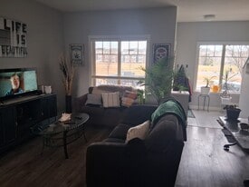 32 Horseshoe Cres in Cochrane, AB - Building Photo